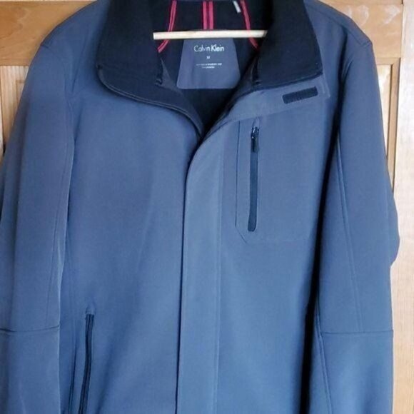 Calvin Klein Water Resistant & Wind Protectant Zippered Pockets Sz M Jacket - Picture 2 of 13
